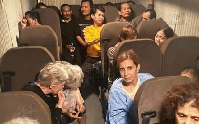 On Friday (November 24th, 2023), a helicopter transporting hostages freed by Hamas touched down at Schneider Children’s Medical Centre in Petah Tikva, Israel