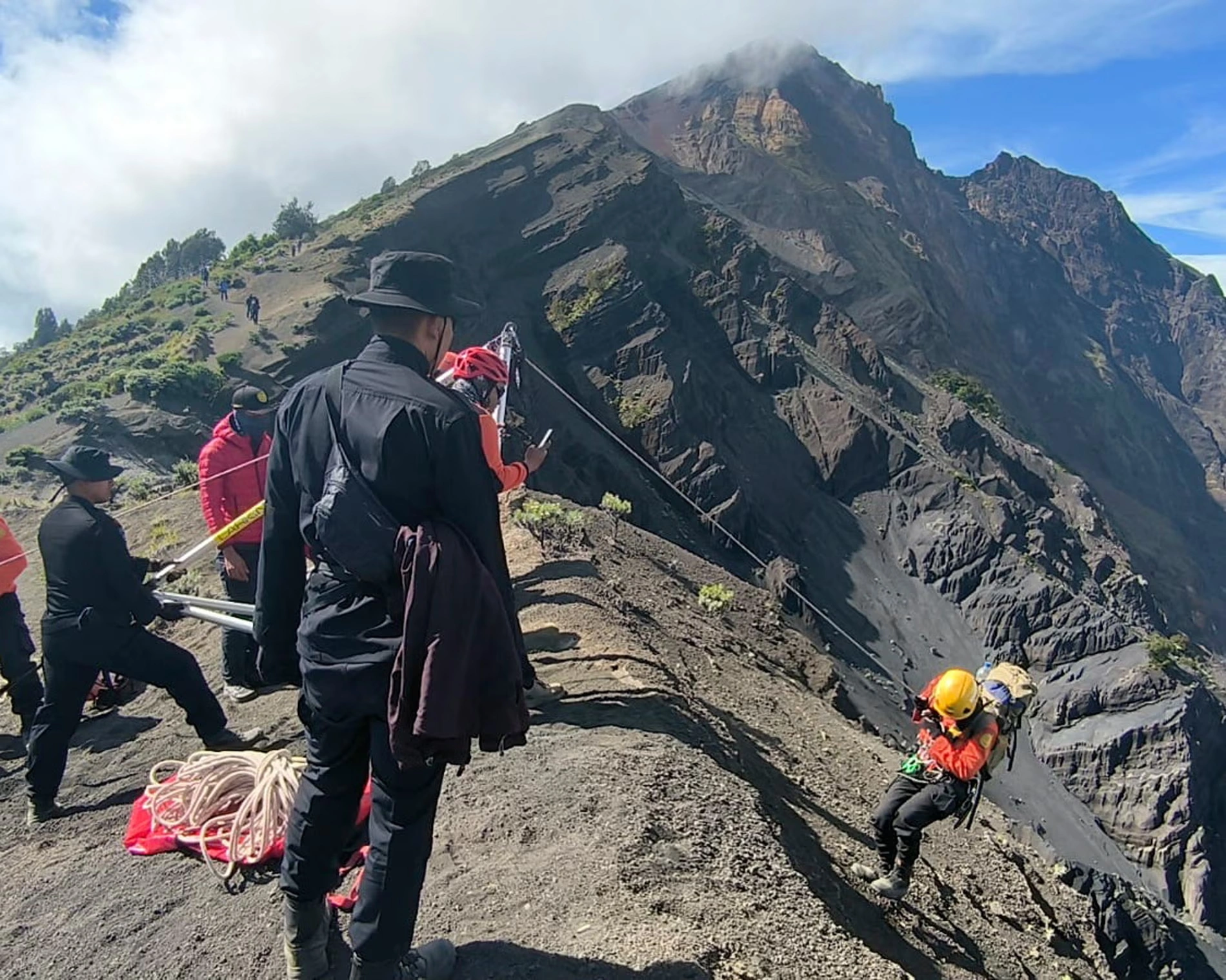 Rescue-operation-for-Juliana-Marins