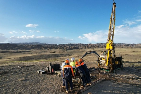 mining equipment at oval cu ni pge project site