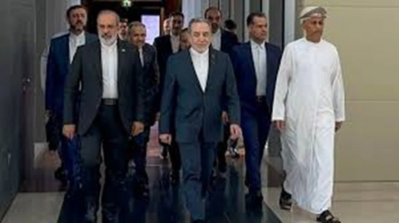 diplomatic talks aim to ease u s iran tensions