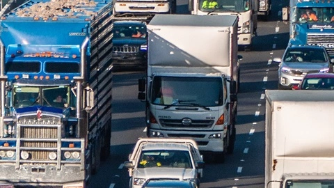 commercial vehicle traffic growth supports stronger toll road performance across australian markets driven by logistics demand and economic activity