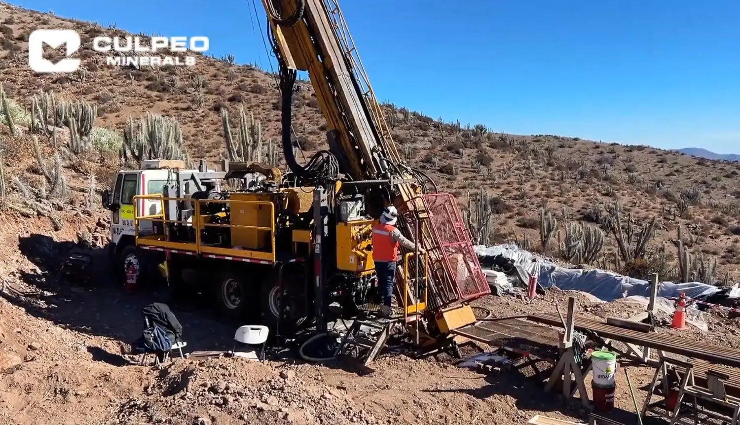 Drill rig operating at El Quillay South